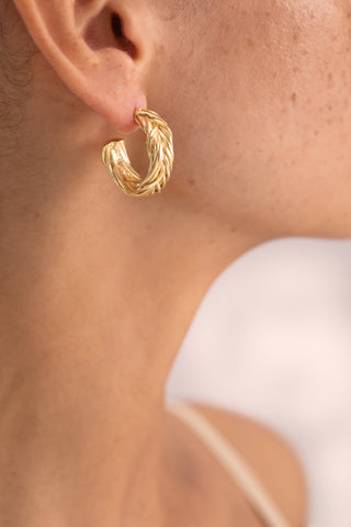 YSSO Thread Gold Hoops
