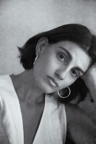 Queen Midi Hoops in Silver